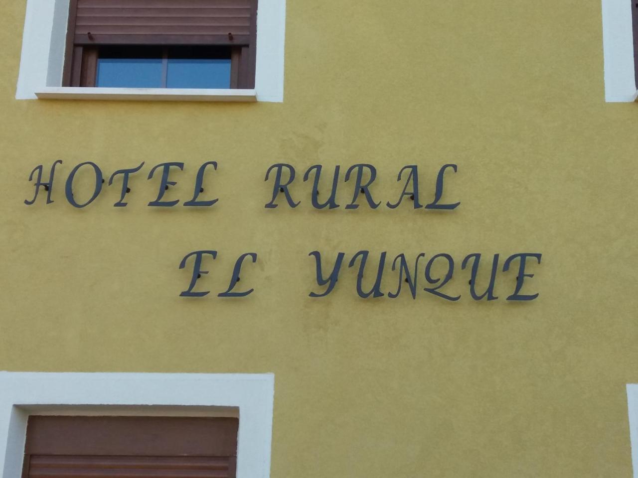 Hotel Rural El Yunque Santibanez de la Pena Exteriér fotografie